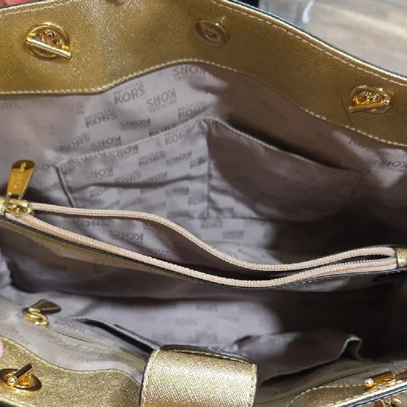 Michael Kors Gold Tote Bag - Picture 5 of 5